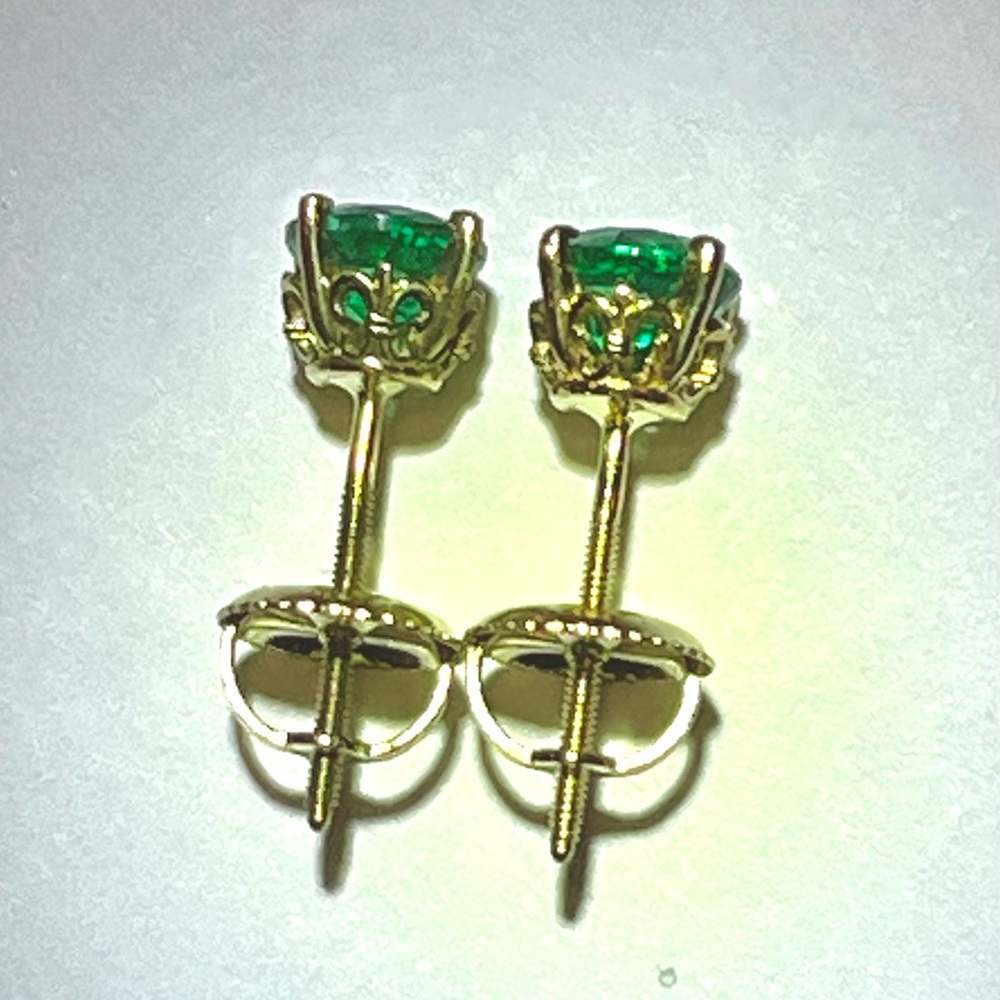 EMERALD STUDS—GORGEOUS TO THE MAX—ROUND .97 TCW UNTREATED-NO HEAT EMERALDS 14KT - Picture 12 of 15